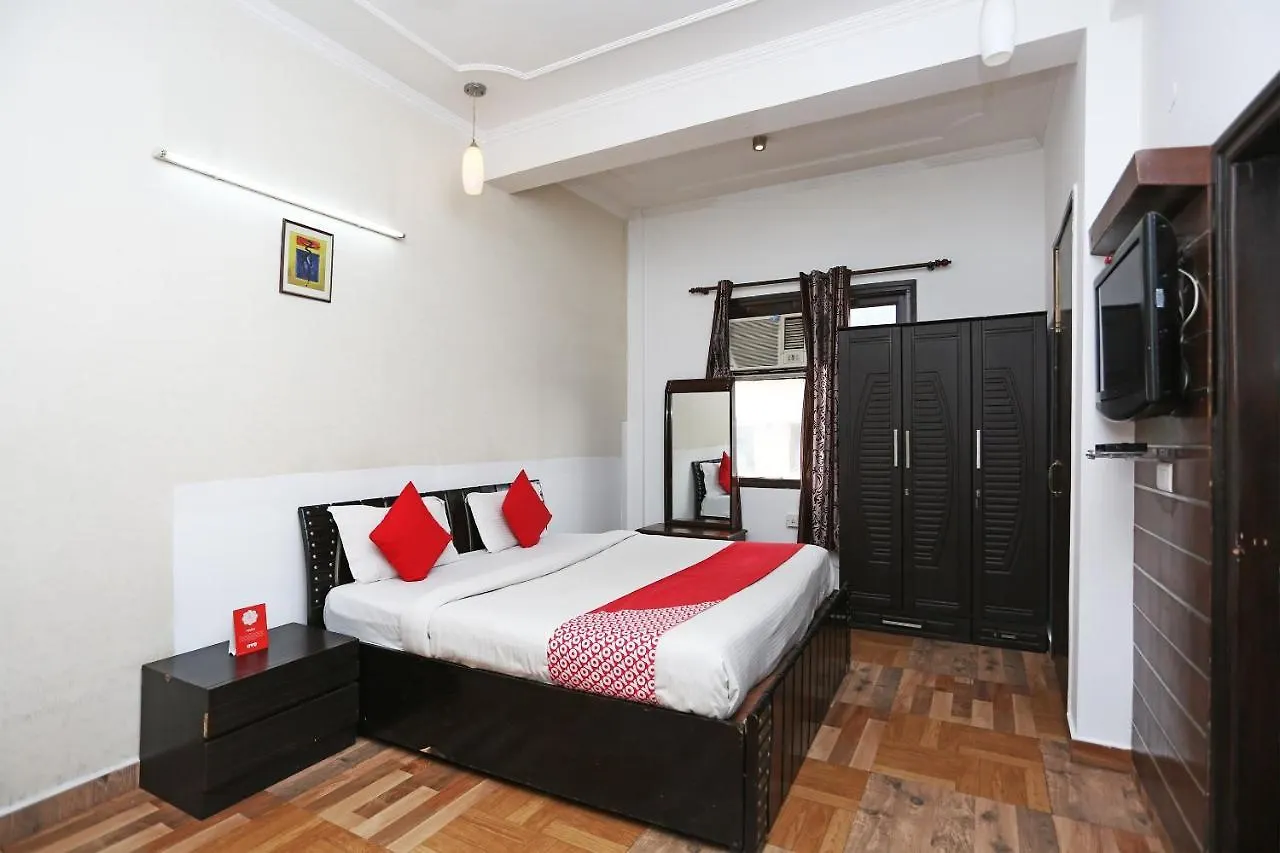 Oyo 3650 City View Brothers Gurgaon 3*,  India